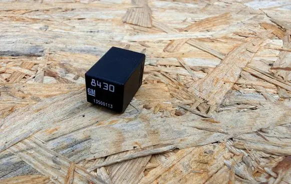 Opel Insignia A Other relay 13500113