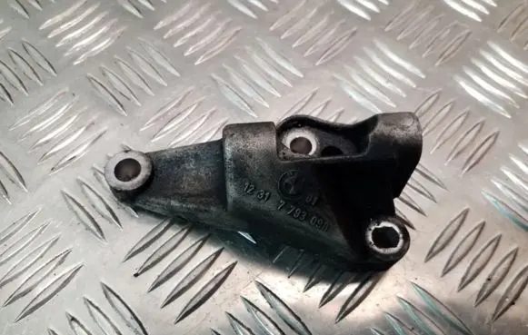 BMW 7 E65 E66 Generator/alternator bracket 7793090