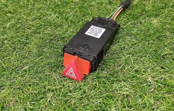 Audi A6 Allroad C5 Hazard light switch 4B0941509K