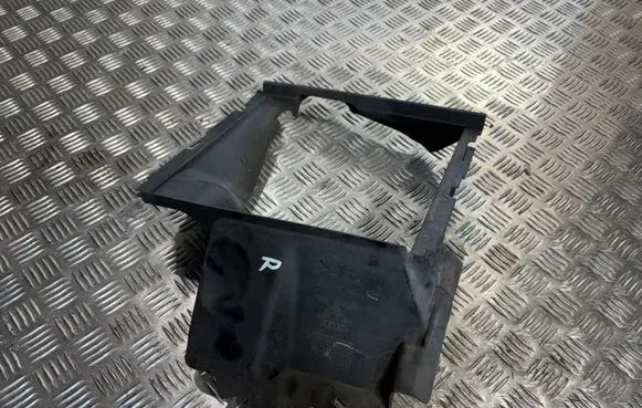 Audi Q7 4L Intercooler air channel guide 4L0117336F