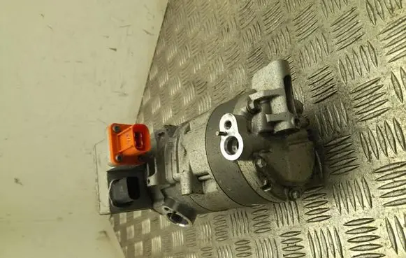 Skoda Octavia Mk4 Air conditioning (A/C) compressor (pump) 5QE816803M