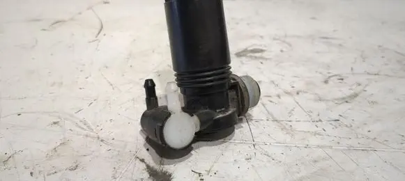 Ford Fiesta Windscreen/windshield washer pump 8A6117K621