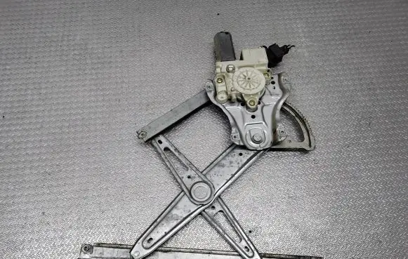 Toyota Corolla E120 E130 Front door window regulator with motor 992045100