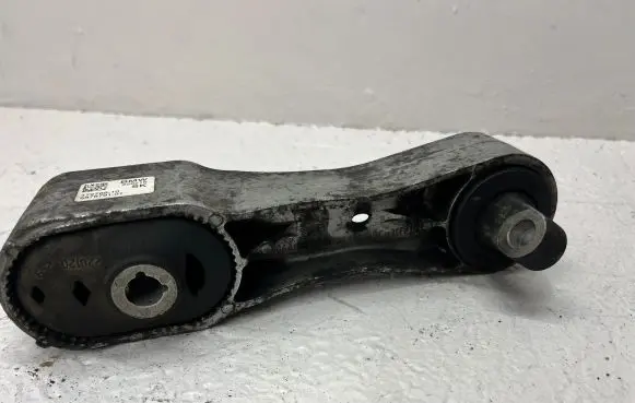 BMW 2 F46 Engine mount bracket 6876791 17276810 220216