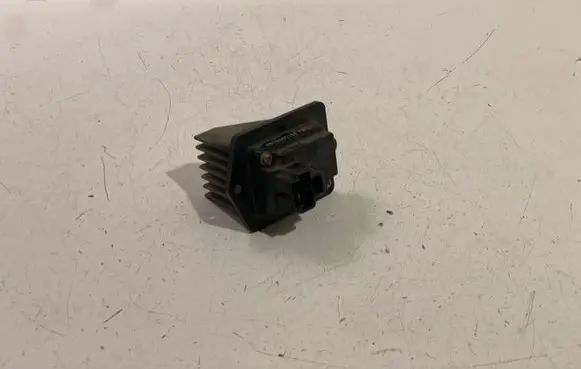 Mazda Xedos 6 Heater blower motor/fan resistor HB180G518A
