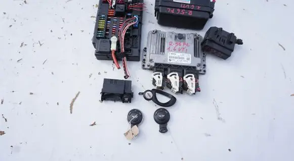 Mini One - Cooper Coupe R56 Engine control unit/module ECU