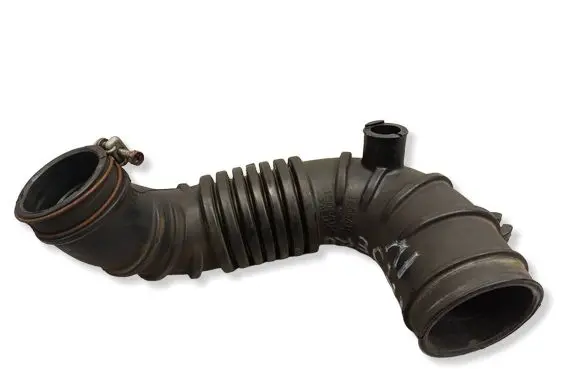 Mitsubishi Pajero Turbo air intake inlet pipe/hose 1505A196