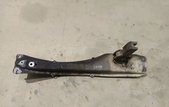 Toyota Avensis Verso Front subframe 