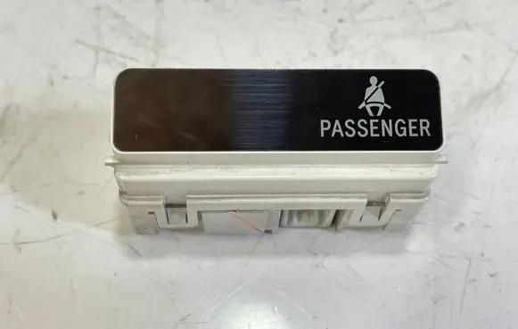 Toyota Prius (XW20) Passenger airbag on/off switch 8395047010