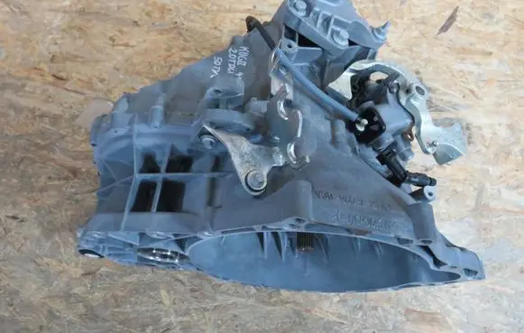 Ford Kuga II Manual 6 speed gearbox FV4R7002TCA 230215