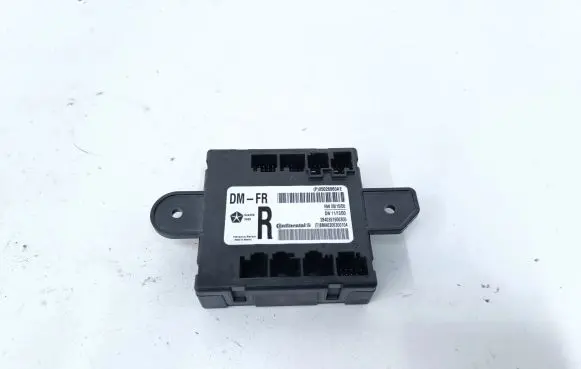 Chrysler Town & Country V Door control unit/module P05026860AE 05026860AE
