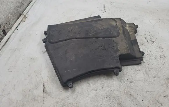 BMW 3 E46 Air filter box cover 58650910 7520912