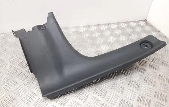 Skoda Octavia Mk2 (1Z) (D) pillar trim (bottom) 1Z9868225