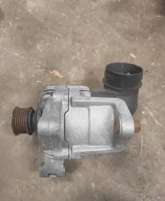 BMW 5 E39 Generator/alternator 9040390 AU18000298 040202
