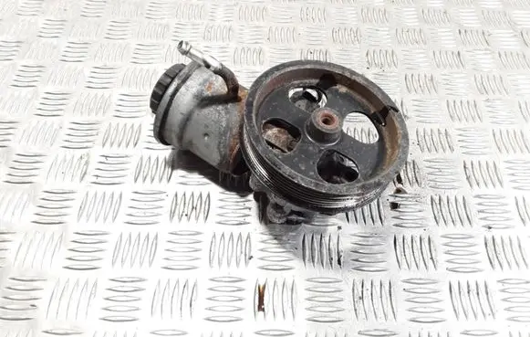 Toyota Corolla Verso AR10 Power steering pump