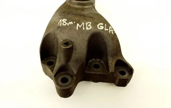 Mercedes-Benz GLA W156 Engine mounting bracket A2462401109