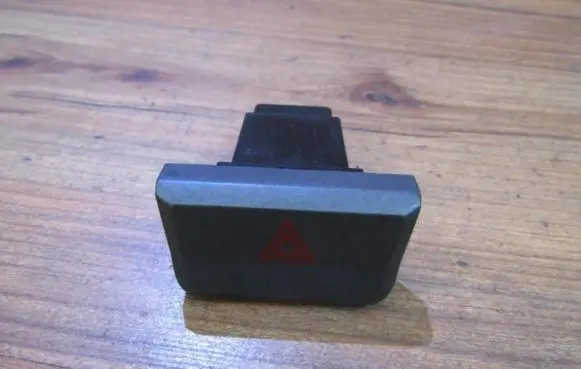 Hyundai Accent Hazard light switch 9379025000 00311t