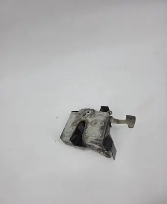 BMW 5 E34 Front door lock 81047810