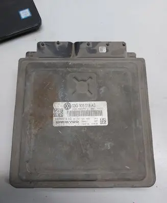 Volkswagen PASSAT B6 Engine control unit/module 03G906018AS