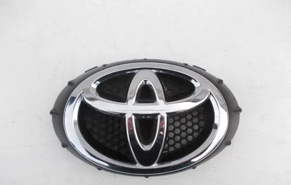 Manufacturer badge logo/emblem
