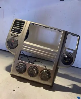 Nissan X-Trail T30 Climate control unit 27500ES61A