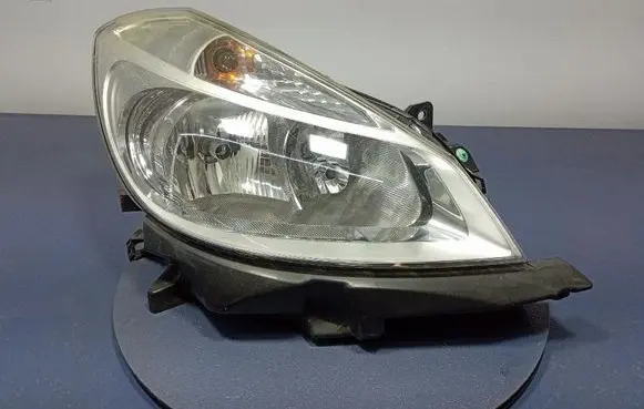 Renault Clio III Headlight/headlamp 7701061069