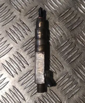 Audi A4 S4 B6 8E 8H Fuel injector 046130201E