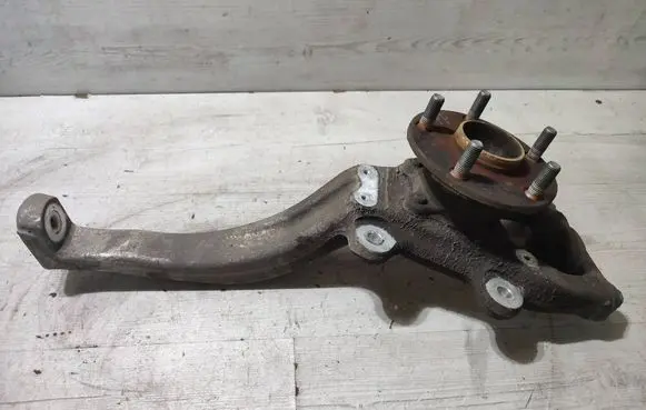 Lexus RC Front wheel hub