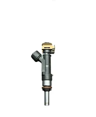 Audi A6 S6 C6 4F Fuel distributor 06E133551