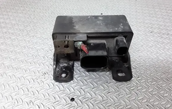 Mercedes-Benz E W211 Glow plug pre-heat relay