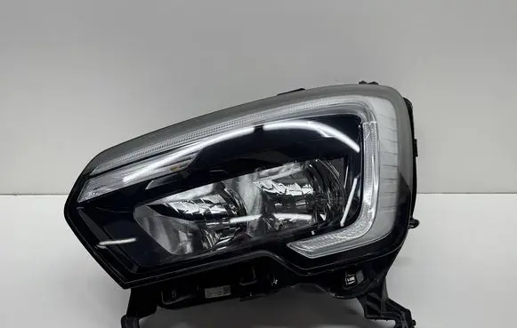 Renault Master IV Headlight/headlamp 260607867R