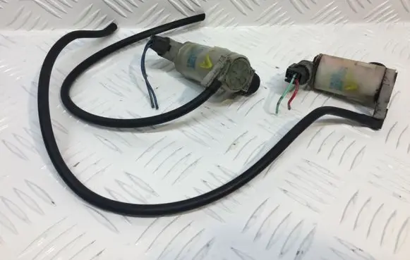 Nissan Patrol Y61 Windscreen/windshield washer pump 2224590A