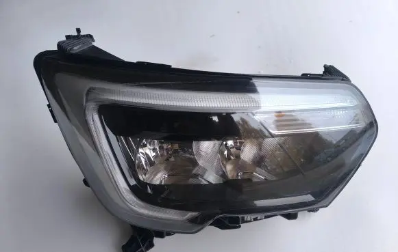 Renault Master III Headlight/headlamp 260105567R 00210658 VP00210658