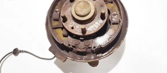 Mazda Premacy Rear wheel hub