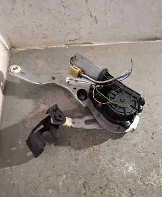 Mercedes-Benz E W238 Tailgate/trunk/boot lift motor 0390204124 S000047671A
