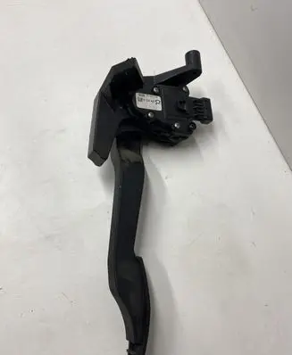 Opel Combo C Accelerator throttle pedal 9129423 6PV00811000