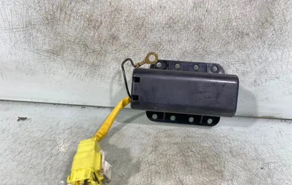 Mitsubishi L200 Passenger airbag on/off switch 8610a047