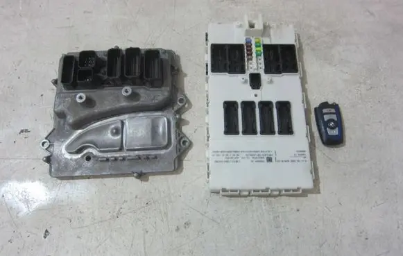 BMW 5 F10 F11 Engine control unit/module ECU 12148626472