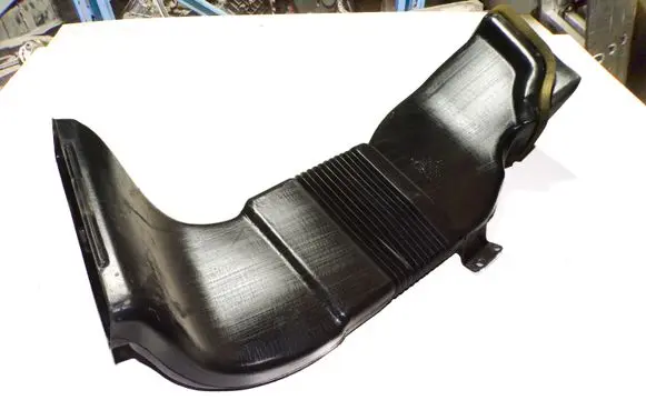 Volkswagen Multivan T4 Air intake duct part 703820157A