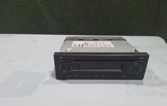 Iveco Daily 6th gen Radio/CD/DVD/GPS head unit 5802018763