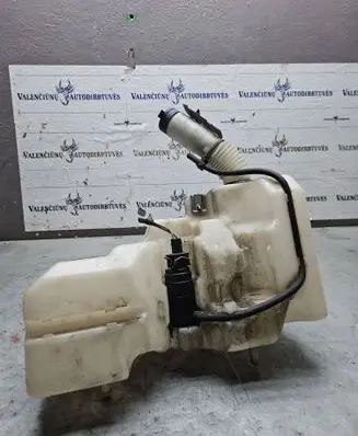 Windshield washer fluid reservoir/tank