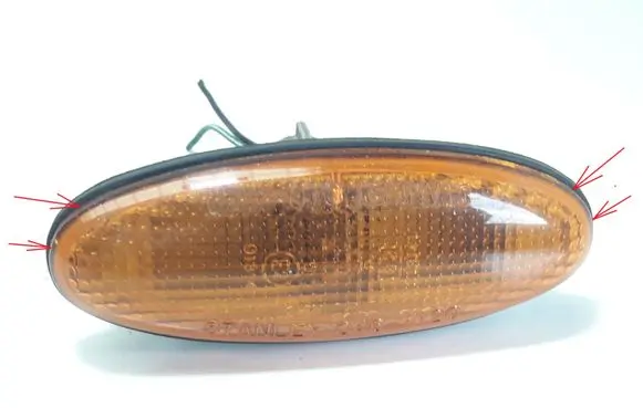 Front fender indicator light
