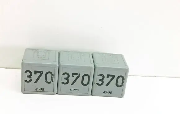 Audi A6 S6 C5 4B Other relay 8D0951253 V23134J52X300