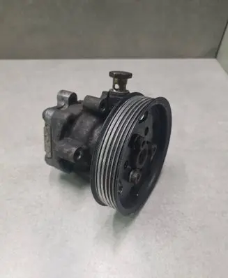 Skoda Octavia Mk1 (1U) Power steering pump 110422154A
