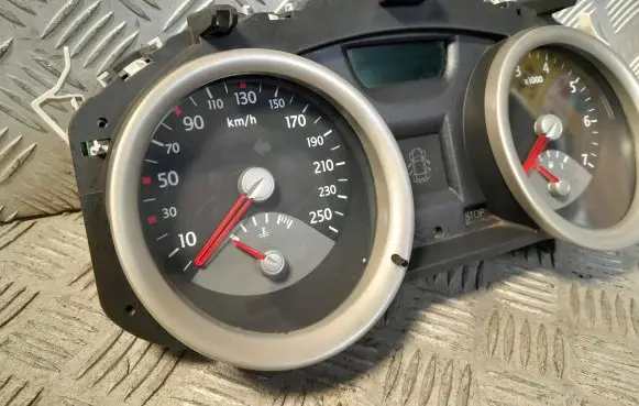 Renault Megane II Speedometer (instrument cluster) 8200364007