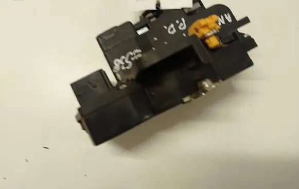Opel Antara Front door lock