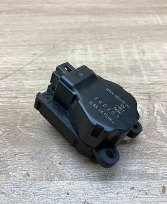 Ford C-MAX I Air flap motor/actuator 3M5H19E616AB EAD251