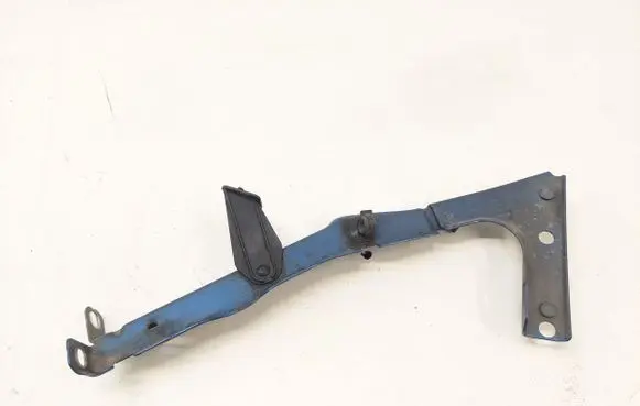 Audi A5 Sportback 8TA Fender mounting bracket 8T0821135C