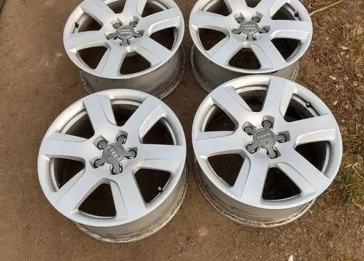 Audi A8 S8 D4 4H R17 alloy rim 4H0601025