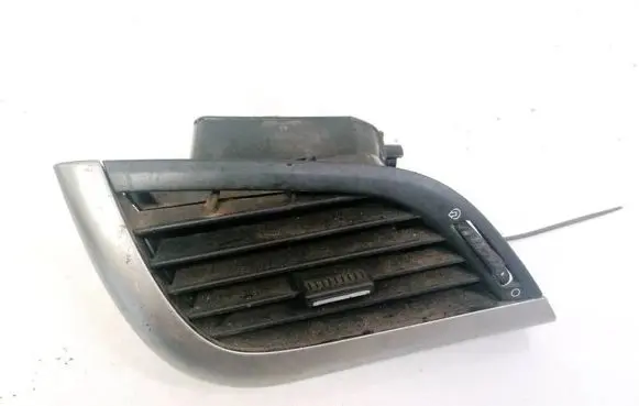 Peugeot 207 Dash center air vent grill 9650088577 A1010046
